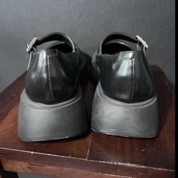 Arezzo Black Leather Mary Jane Women's Chunky Lug Sole Shoes Size 39 Worn Once!! - Picture 7 of 8